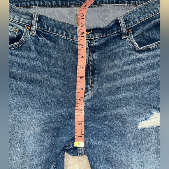 Old Navy Mid-Rise Boyfriend Straight Ripped Cut-Off Jeans • Size 14 - Picture 7 of 12